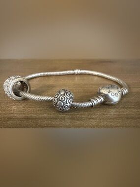 Pandora Bracelet 925 silver with charms 7 “